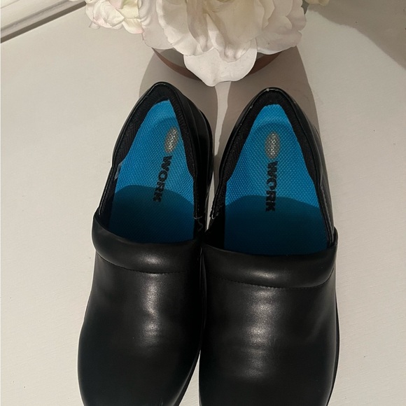 Dansko Work Clogs - Picture 4 of 9